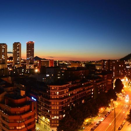 Superviews, Parking 24H Vigilado Incluido Y Netflix En Habitacion Independiente Con Bano Privado En Apartamento Particular, Francais&English Бильбао Экстерьер фото