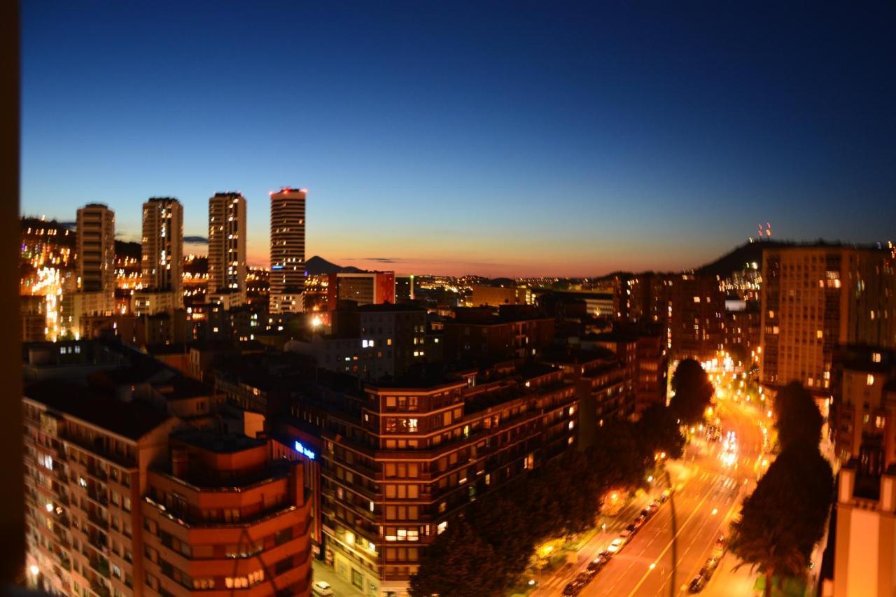 Superviews, Parking 24H Vigilado Incluido Y Netflix En Habitacion Independiente Con Bano Privado En Apartamento Particular, Francais&English Бильбао Экстерьер фото